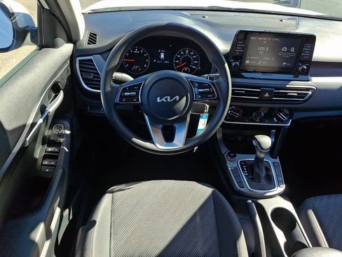 Used 2023 Kia Seltos LX AWD/4WD image 12