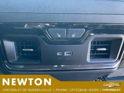 Used 2024 GMC Sierra 1500 AT4 w/ Technology Package AWD/4WD image 33