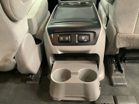 Used 2019 Toyota Sienna LE FWD image 20