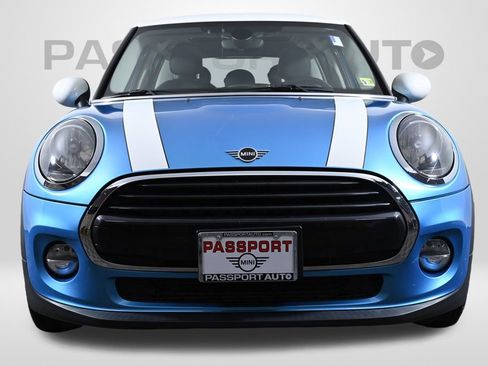 Used 2019 MINI Cooper 4-Door Hardtop w/ Signature Upholstery Package image 2