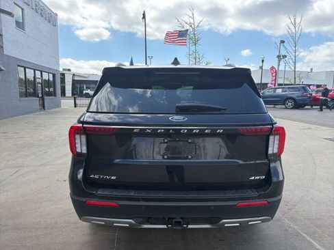 Used 2025 Ford Explorer Active w/ Active Comfort Package AWD/4WD image 6
