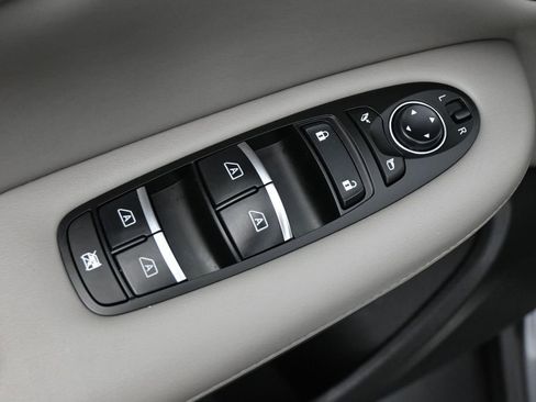 Used 2023 INFINITI QX50 Luxe FWD image 4