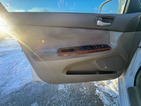 Used 2002 Toyota Camry LE image 12