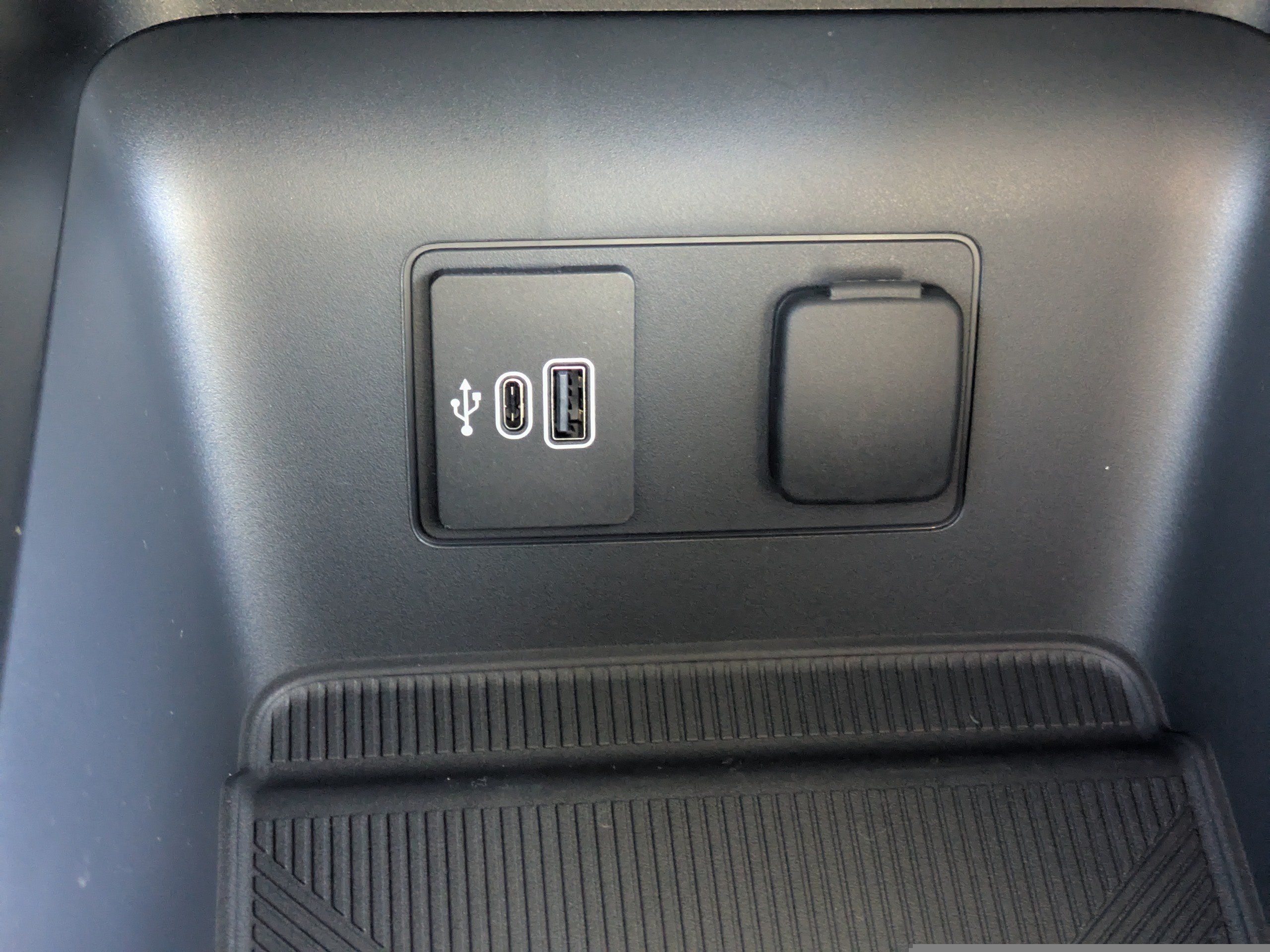 New 2026 Ford Explorer Active w/ Active Comfort Package RWD image 25