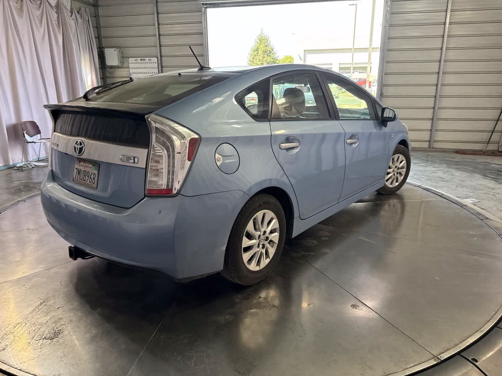 Used 2015 Toyota Prius Prime Plug-In Hybrid FWD image 5