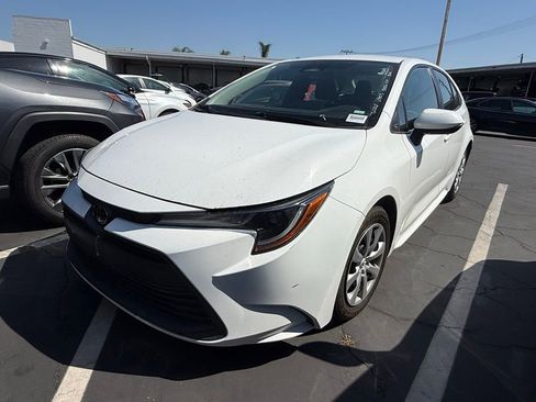 Used 2023 Toyota Corolla LE FWD image 2