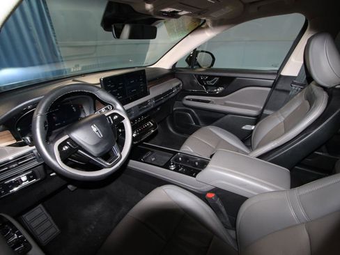 Used 2024 Lincoln Corsair Grand Touring w/ Equipment Group 301A image 3