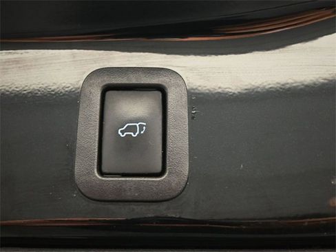 Used 2016 Toyota Highlander XLE image 29