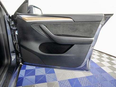 Used 2023 Tesla Model Y Long Range image 14