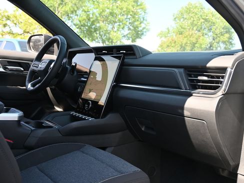 New 2026 GMC Terrain Elevation w/ Black Edition FWD image 25