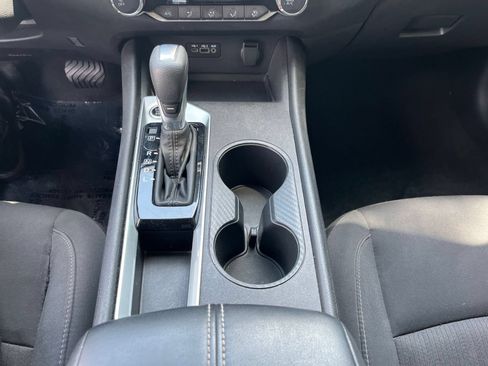 Used 2025 Nissan Altima 2.5 SV FWD image 36
