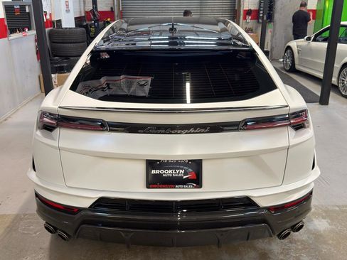 Used 2023 Lamborghini Urus Performante AWD/4WD image 8