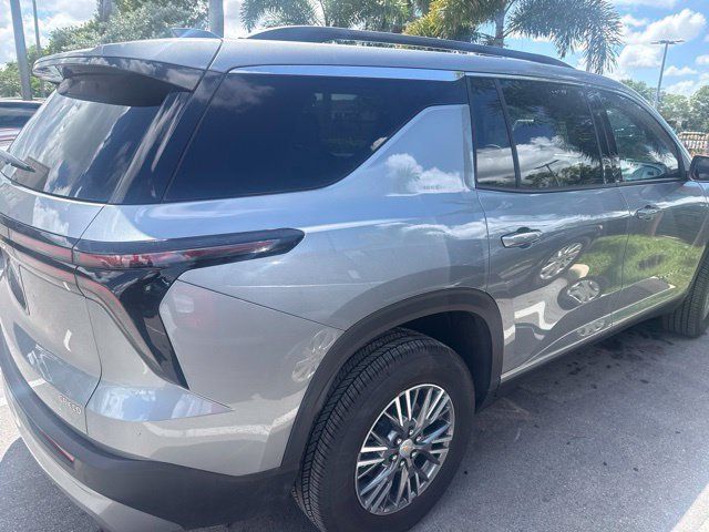 Used 2026 Chevrolet Traverse LT FWD image 6