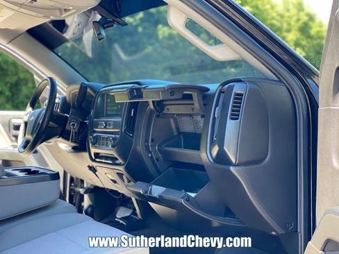 Used 2018 Chevrolet Silverado 1500 Custom w/ Custom Convenience Package AWD/4WD image 20