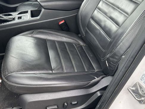 Used 2017 Ford Escape Titanium image 18