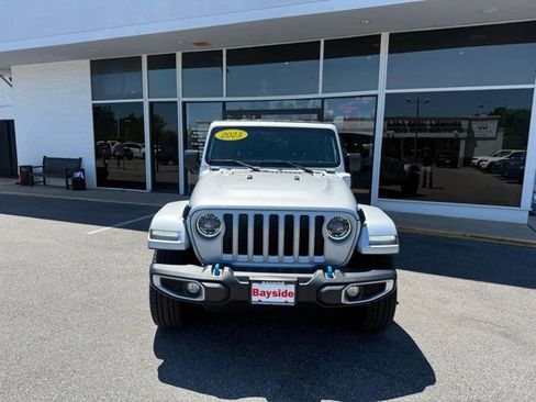 Used 2023 Jeep Wrangler Unlimited Sahara w/ Cold Weather Group AWD/4WD image 4