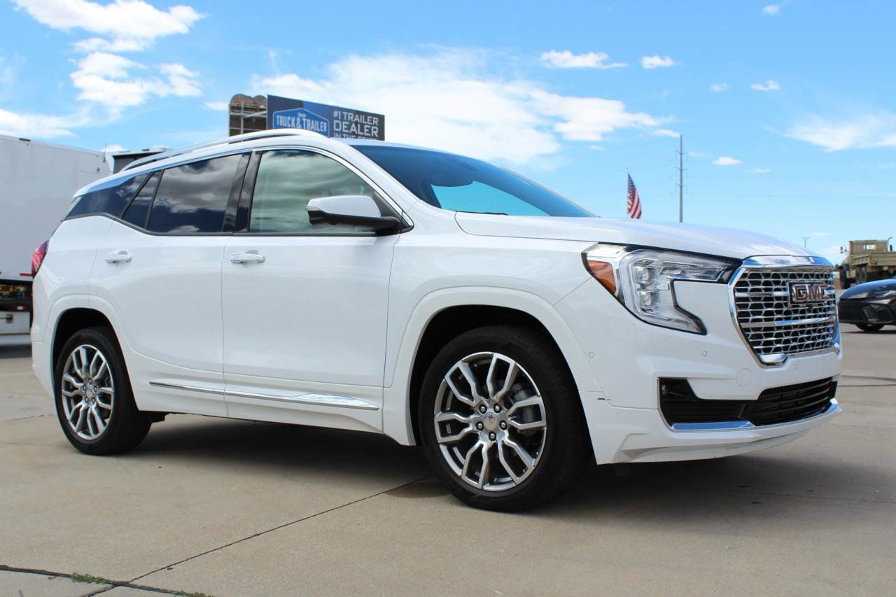 Used 2024 GMC Terrain Denali w/ Denali Premium Package AWD/4WD image 78