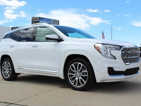 Used 2024 GMC Terrain Denali w/ Denali Premium Package AWD/4WD image 78