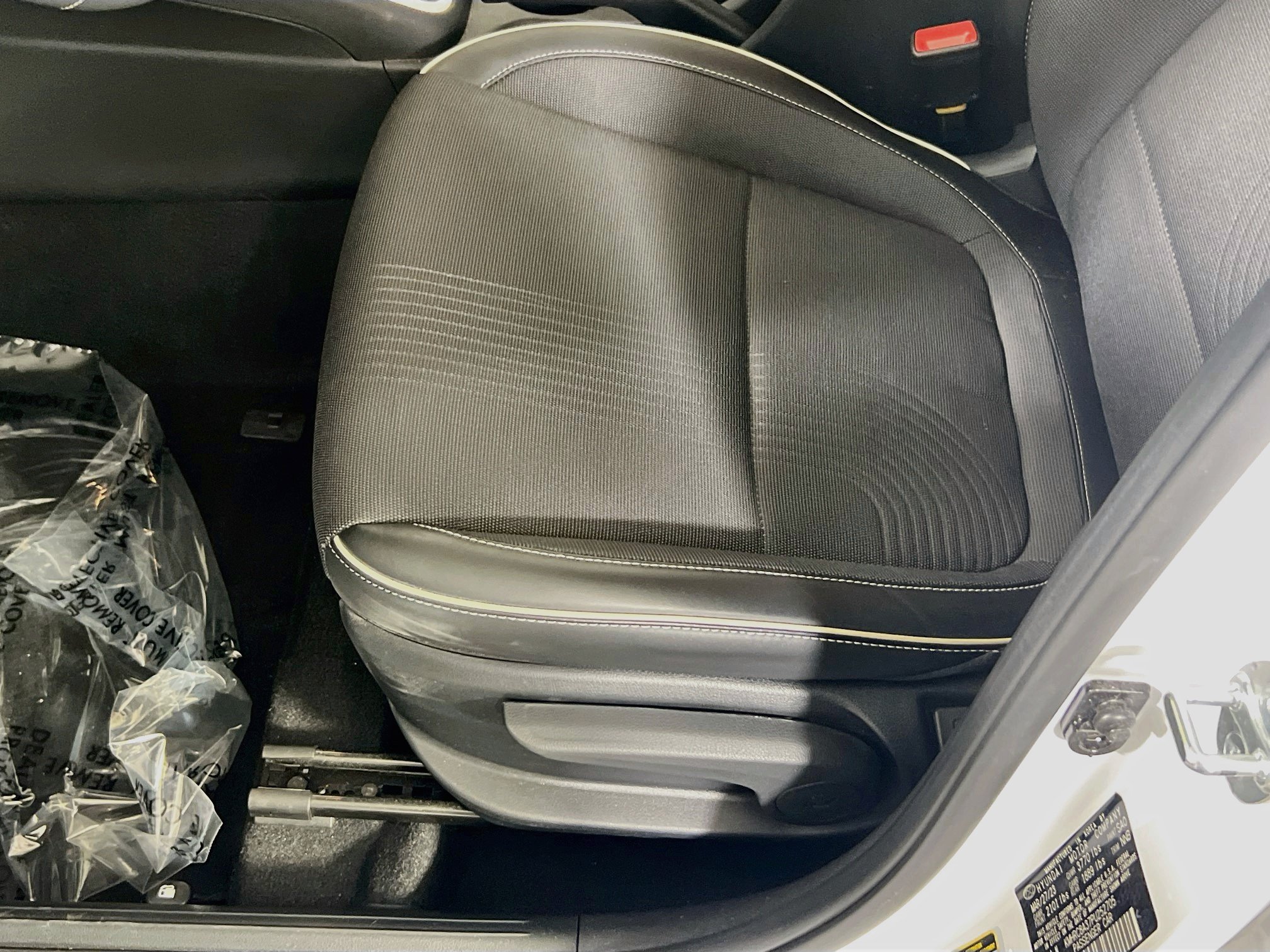Used 2023 Hyundai Venue Limited FWD image 19