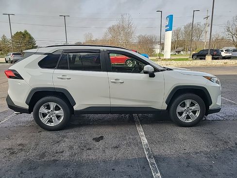 Used 2019 Toyota RAV4 XLE w/ Convenience Package image 4