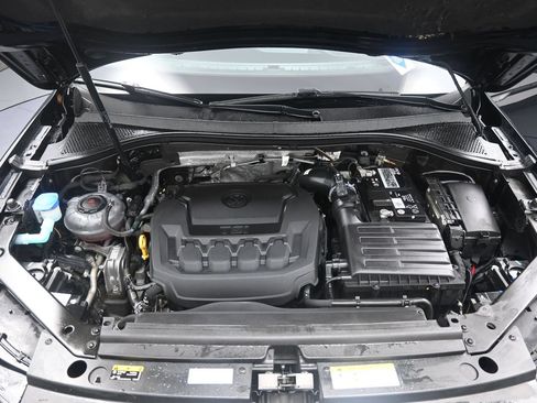 Used 2023 Volkswagen Tiguan SE AWD/4WD image 18