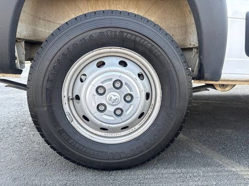 Used 2025 RAM ProMaster 2500 w/ Convenience Group FWD image 3