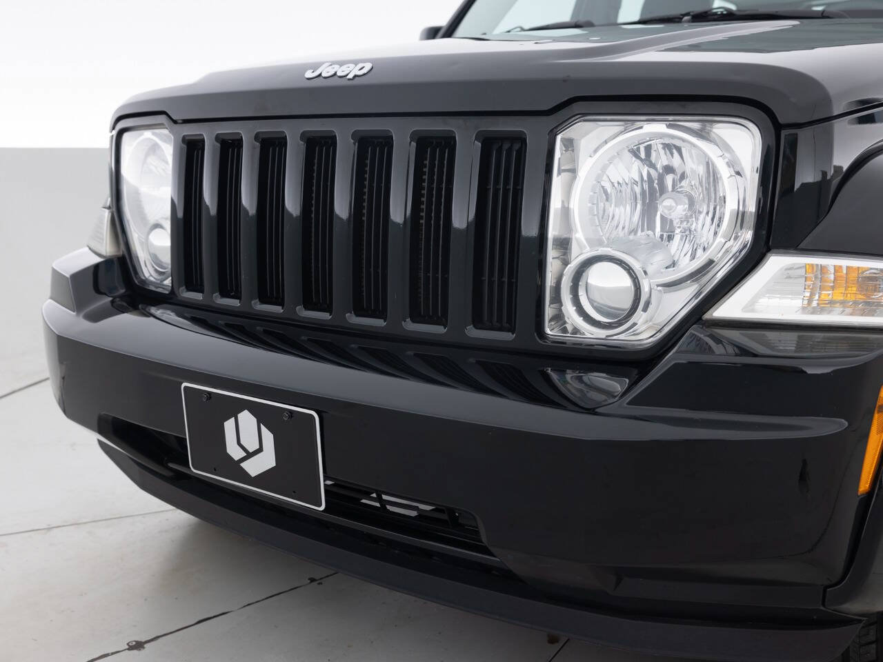 Used 2012 Jeep Liberty Sport AWD/4WD image 16