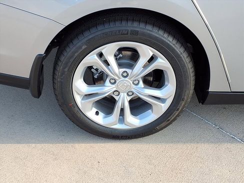 Certified 2025 Honda Accord LX image 9