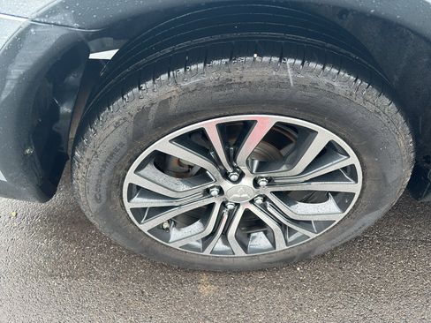 Used 2017 Mitsubishi Outlander ES AWD/4WD image 3
