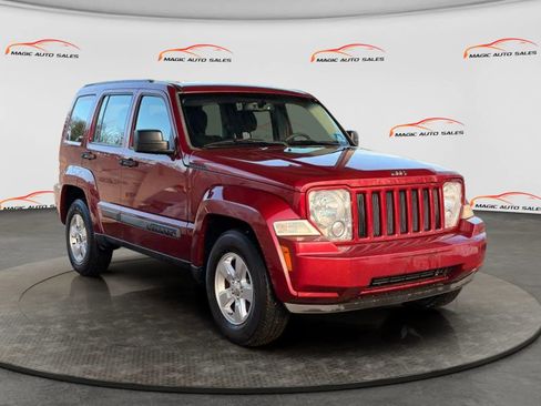 Used 2012 Jeep Liberty Sport w/ Driver Convenience Group AWD/4WD image 4