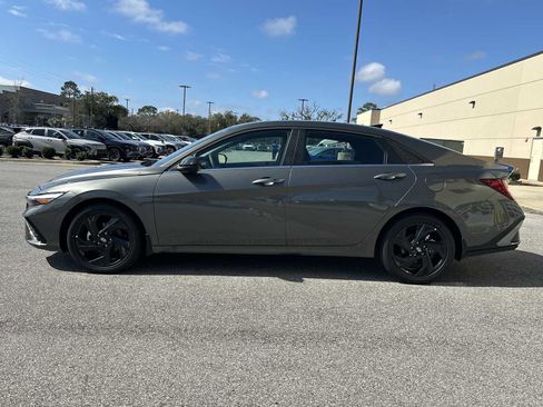 New 2026 Hyundai Elantra SEL Sport Premium FWD image 3