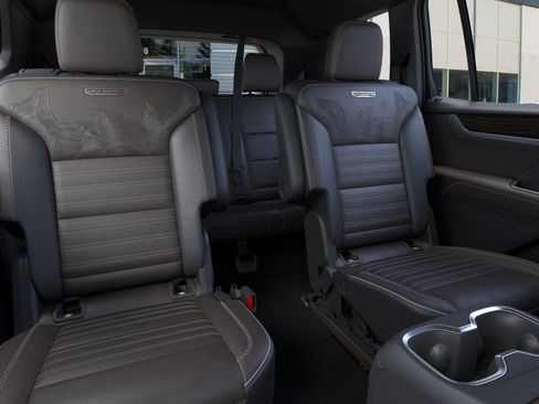 New 2026 GMC Acadia Denali Ultimate AWD/4WD image 17