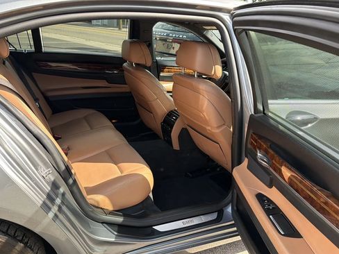 Used 2015 BMW 750Li xDrive w/ Executive Package AWD/4WD image 25