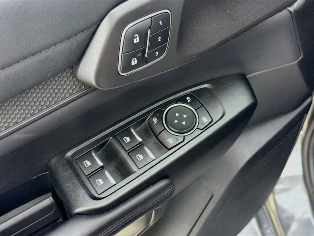Certified 2025 Ford Ranger Raptor AWD/4WD image 18