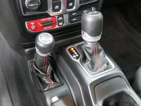 Used 2022 Jeep Wrangler Rubicon w/ Steel Bumper Group image 20