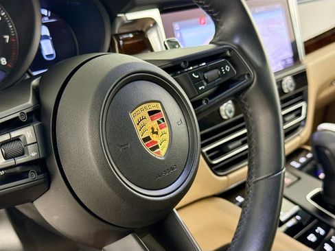 Used 2024 Porsche Macan AWD/4WD image 21