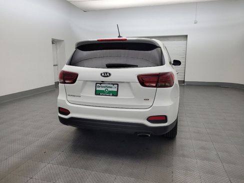 Used 2019 Kia Sorento FWD image 9