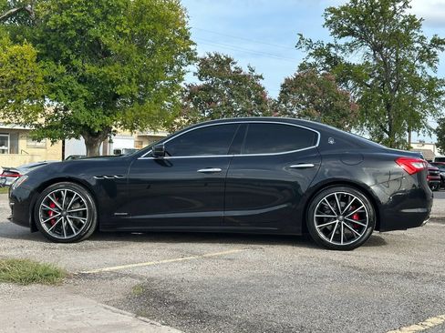 Used 2019 Maserati Ghibli S GranLusso AWD/4WD image 3