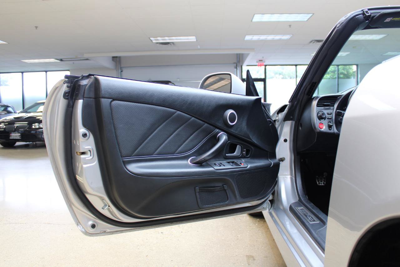 Used 2002 Honda S2000 image 39