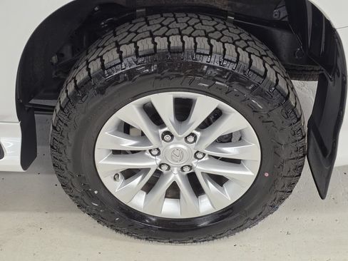 Used 2018 Lexus GX 460 Premium w/ Premium Package AWD/4WD image 43