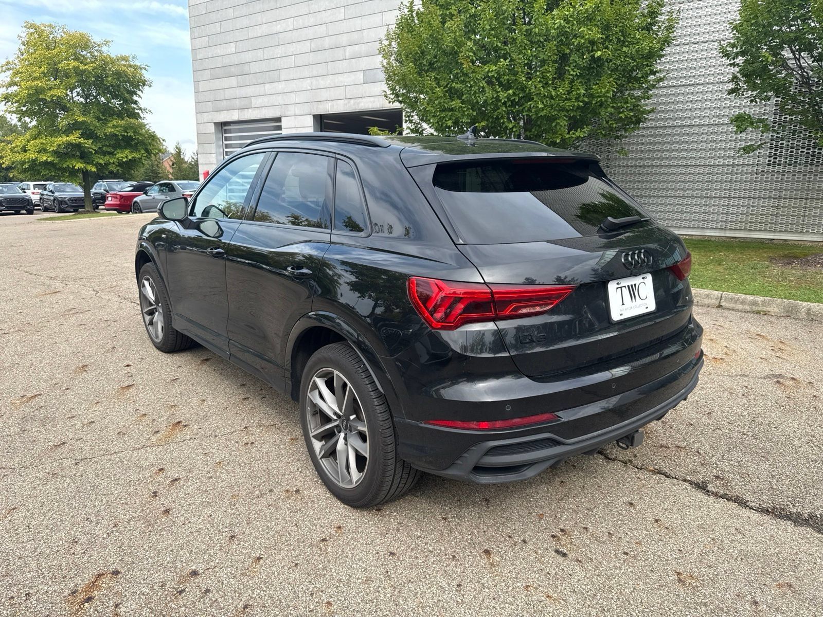 Used 2023 Audi Q3 2.0T Premium Plus w/ Premium Plus Package AWD/4WD image 3