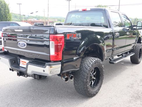 Used 2019 Ford F350 XLT w/ XLT Premium Package AWD/4WD image 7