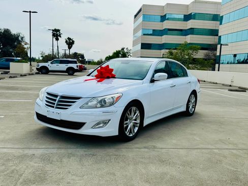 Used 2014 Hyundai Genesis 3.8 RWD image 15