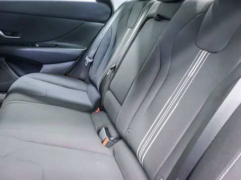 Used 2025 Hyundai Elantra SEL FWD image 19