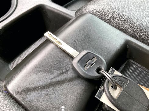 Used 2021 Chevrolet Silverado 1500 Custom w/ Safety Confidence Package image 11