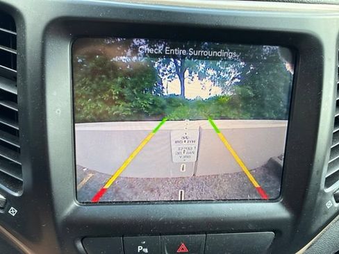 Used 2018 Jeep Cherokee Limited w/ High Altitude Package AWD/4WD image 7