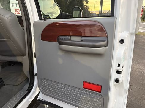 Used 2006 Ford F350 XL image 23