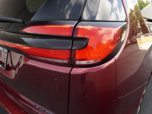 Used 2022 Chrysler Pacifica Limited w/ S Appearance Package FWD image 34