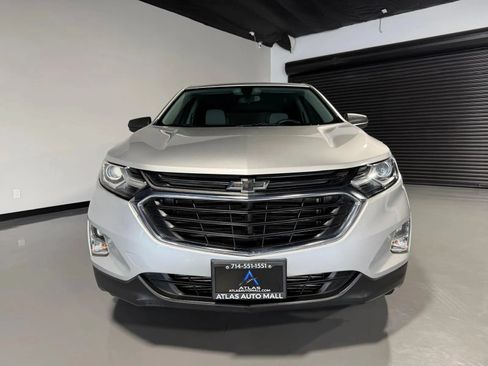 Used 2019 Chevrolet Equinox LS FWD image 2