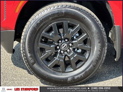 Used 2022 Nissan Frontier SV w/ SV Premium Package image 10